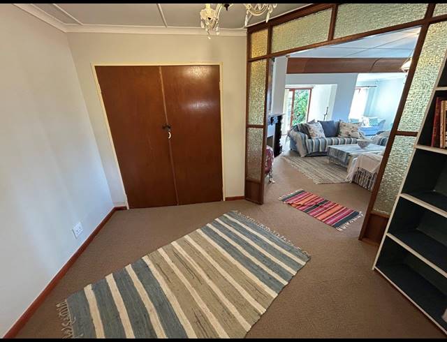 4 BEDROOM HOUSE FOR SALE IN PARADISE BEACH